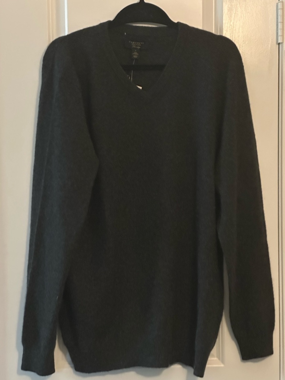 Men's V-Neck Cashmere-Blend Sweater in Charcoal Gray